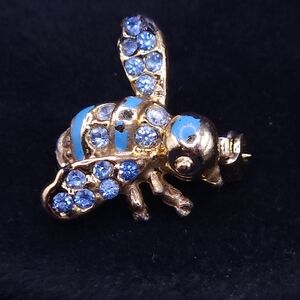 Gold-tone blue crystal and enamel bee brooch pin